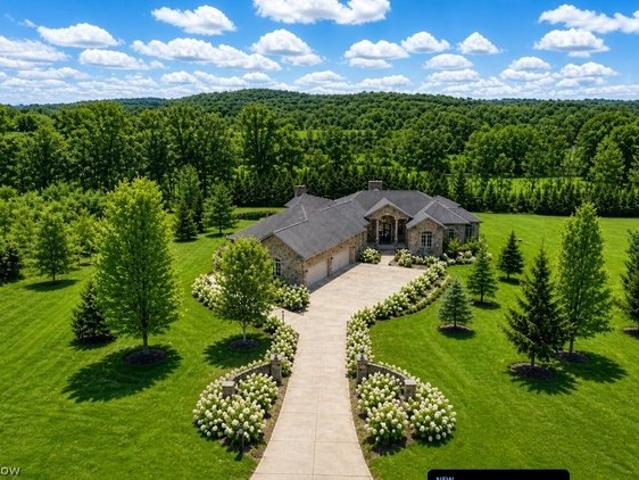House for sale in Summit, Ohio