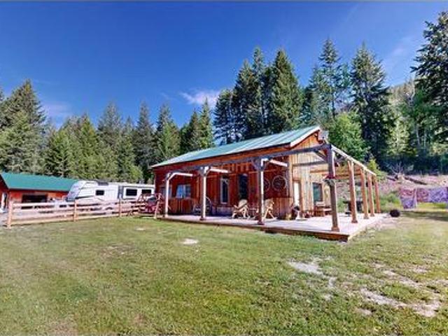 House for sale in Parson, British Columbia