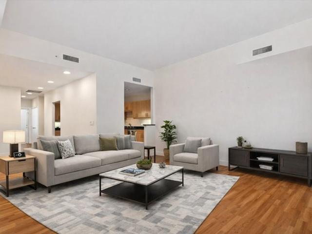 Condo for sale in Addison, Dallas County