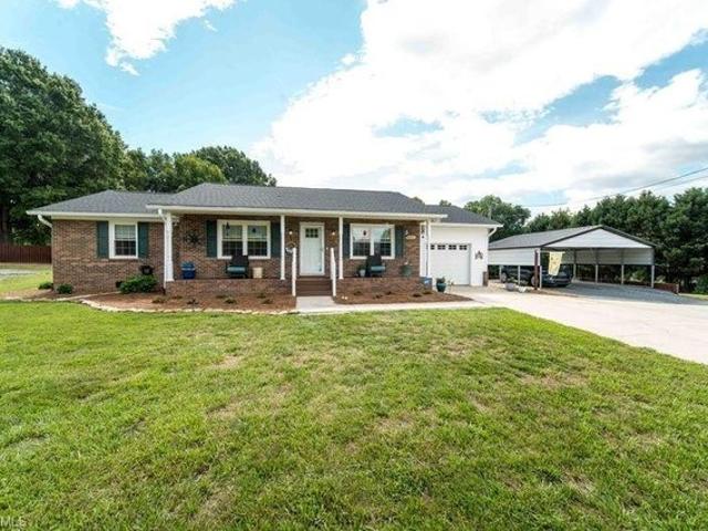 House for sale in Belews Creek, North Carolina