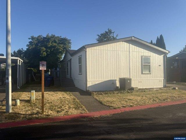 House for sale in Oregonia