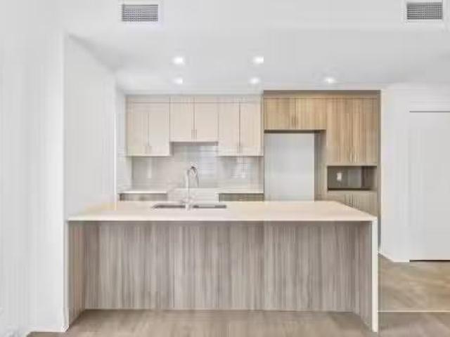 Condo for sale in Pointe-Claire, Montréal (région administrative)