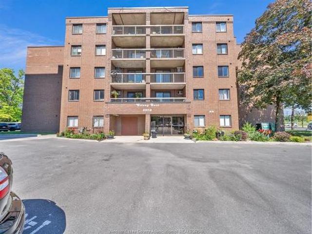 Condo for sale in East Windsor, Windsor
