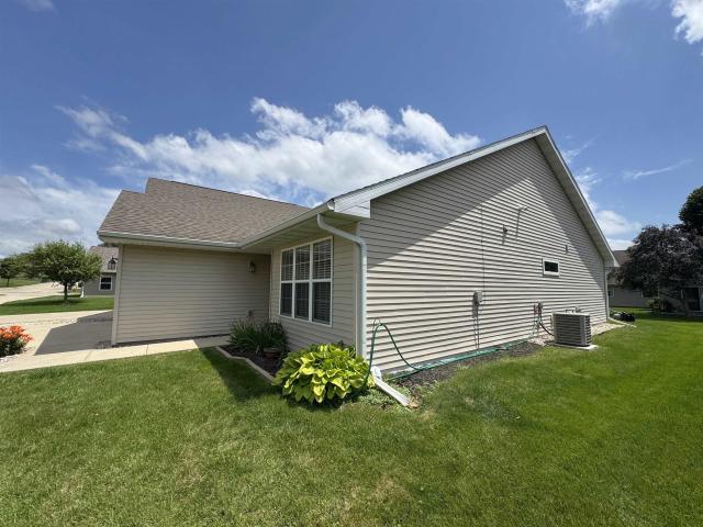 Condo for sale in Monroe, Green County