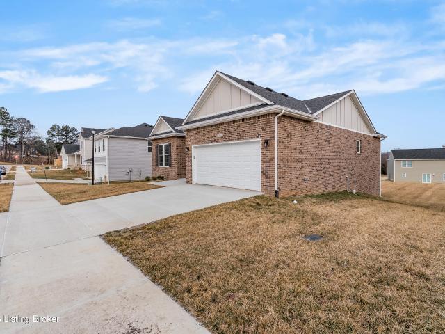 House for sale in Cecilia, Kentucky
