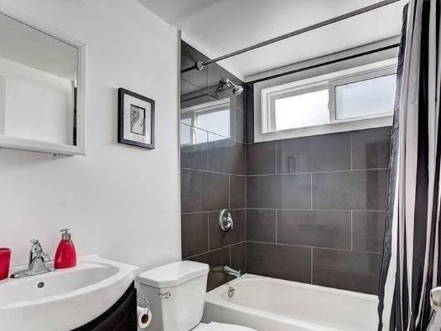 House for rent in Laval