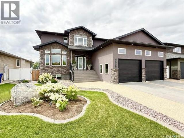 House for sale in Weyburn, Saskatchewan