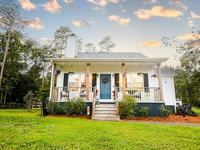 House for sale in Bonneau, South Carolina