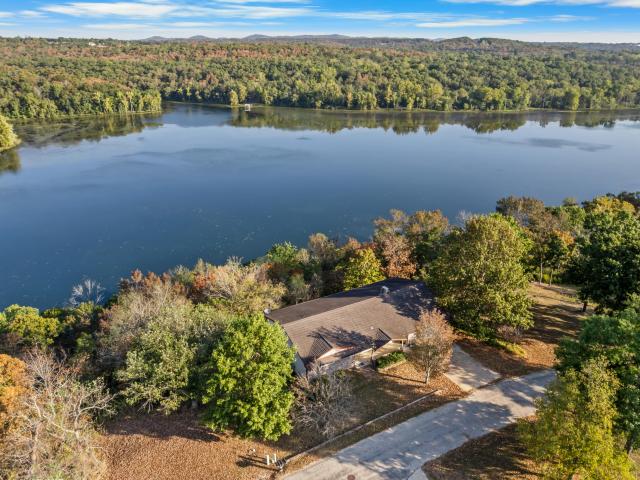 House for sale in Edgewater Beach, Forsyth