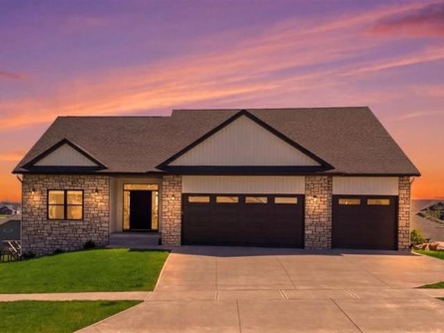 House for sale in Tiffin, Iowa