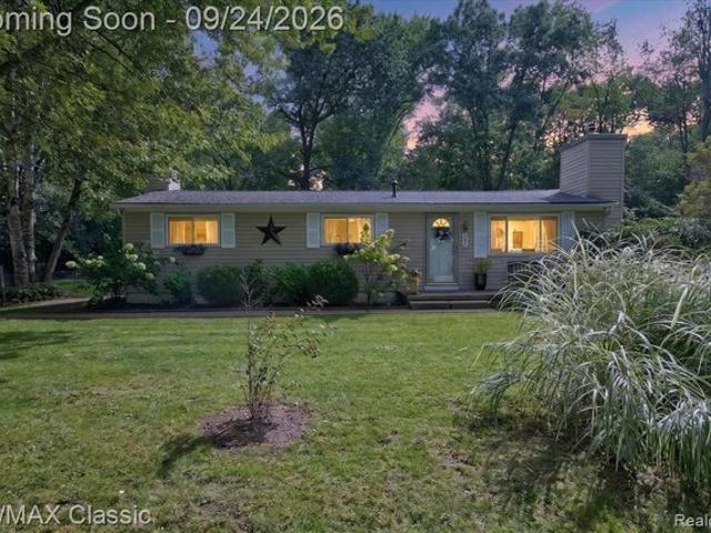 House for sale in Highland, Highland Township