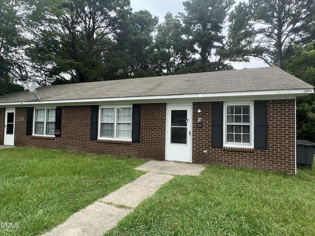 House for sale in Redwood Village, Selma