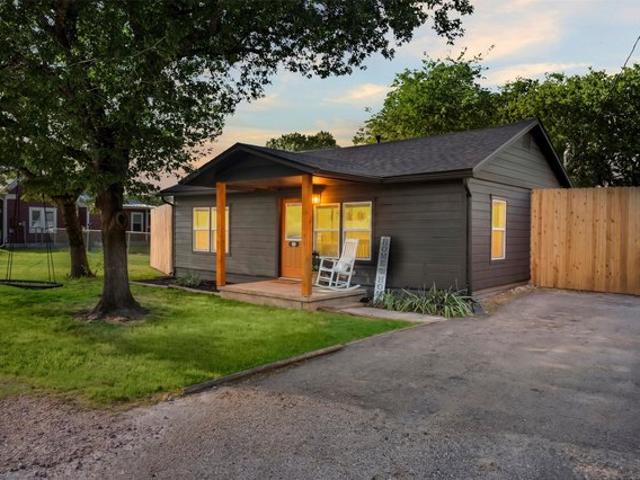 House for sale in Ellis, Texas