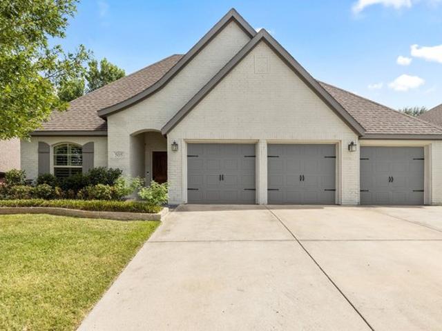 House for sale in Benbrook, Texas