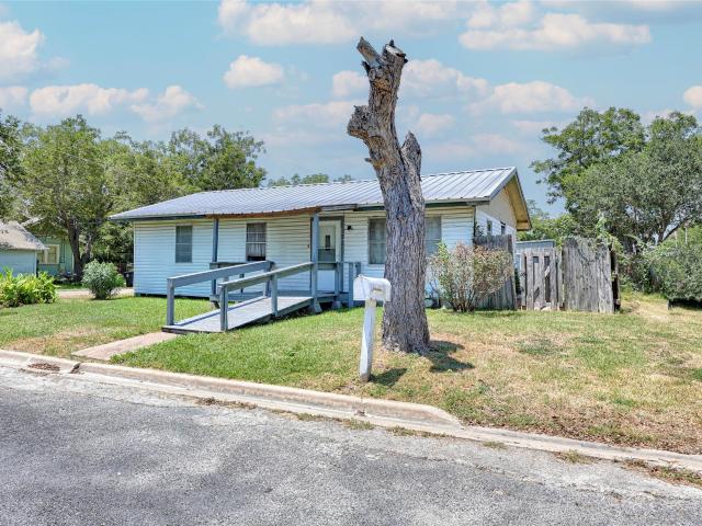House for sale in Schulenburg, Texas