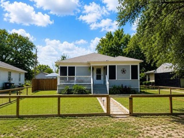 House for sale in Smithville, Bastrop County