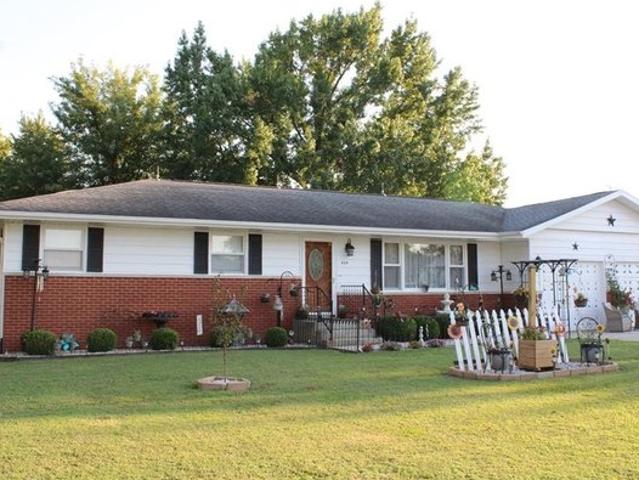 House for sale in Stewardson, Shelby County