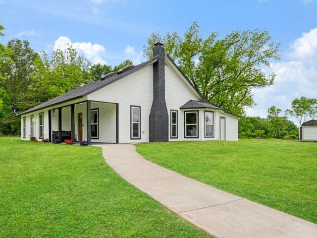 House for sale in Bogata, Texas