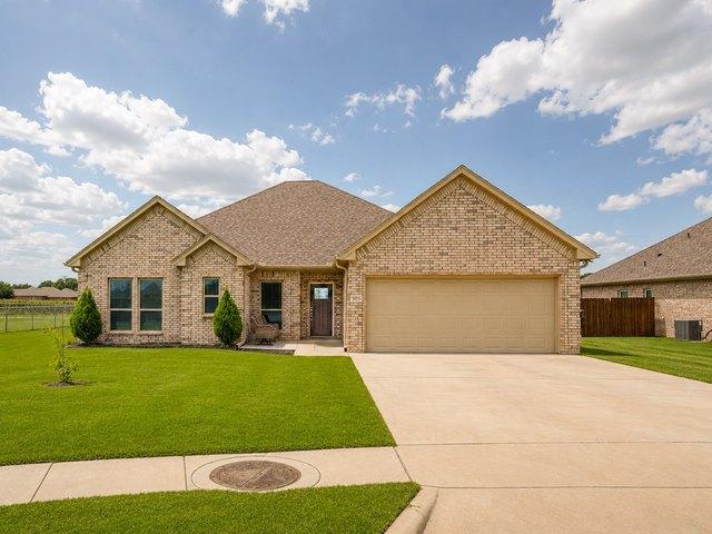 House for sale in Lindsay, Texas