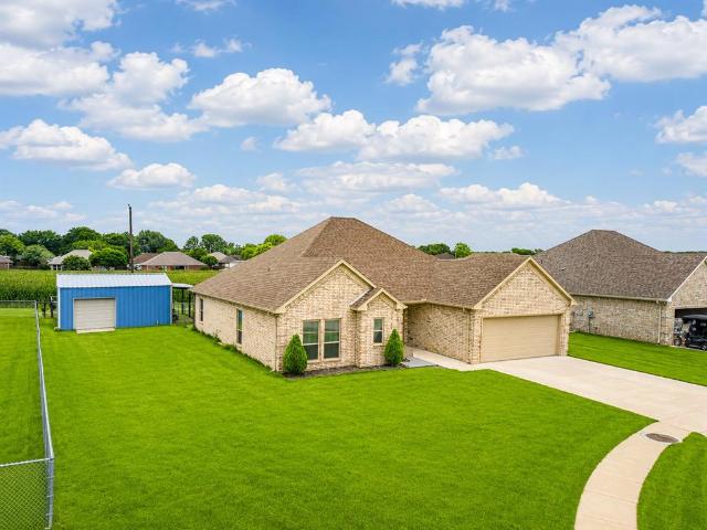 House for sale in Lindsay, Texas