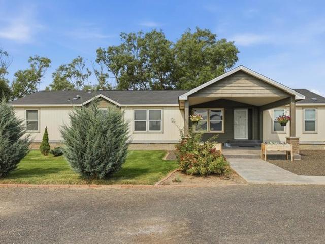 House for sale in Creston, Washington