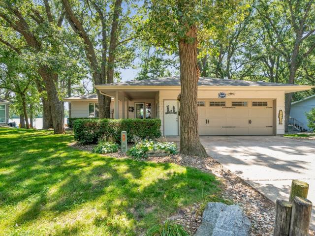 House for sale in Arnolds Park, Dickinson County