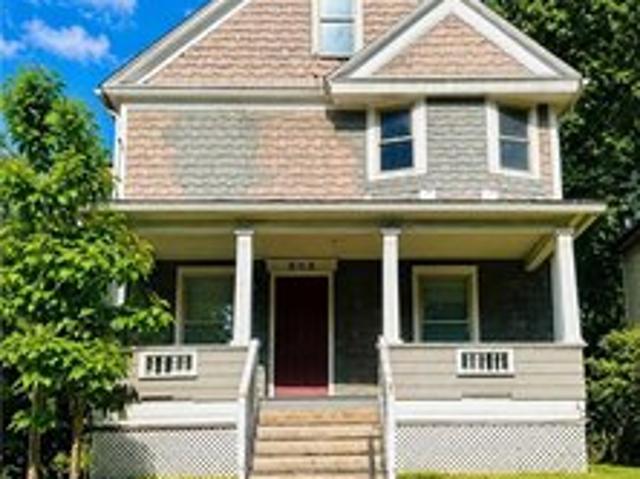 House for sale in Summit, Ohio