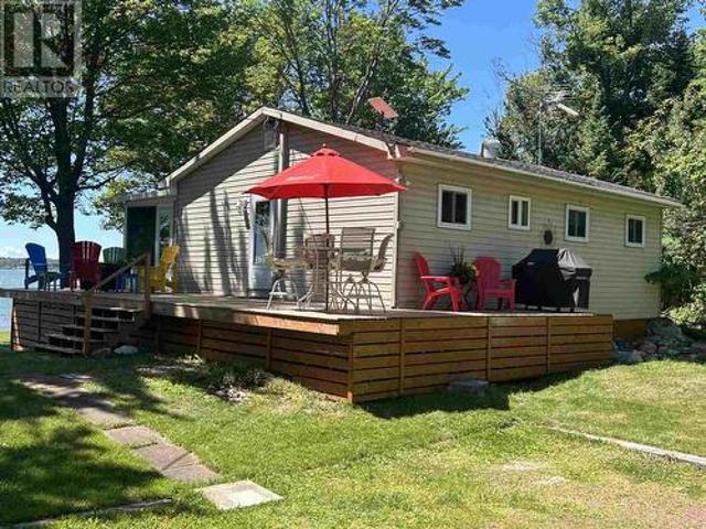 House for sale in Ontario