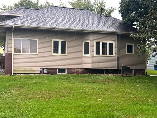 House for sale in Sheffield, Bureau County