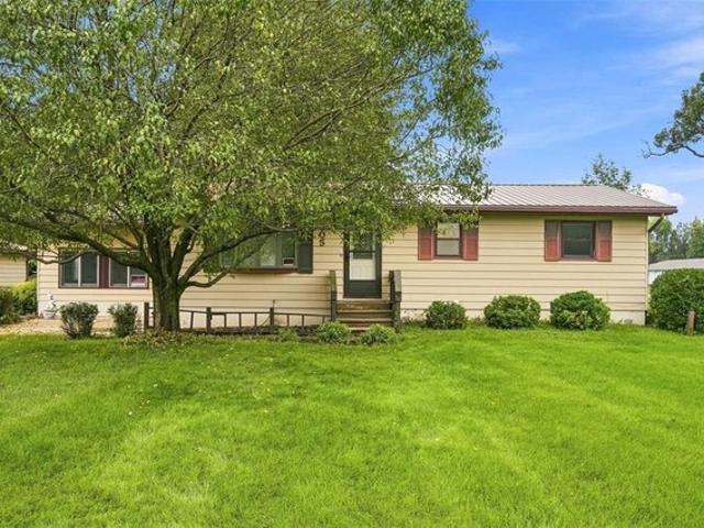 House for sale in Linn, Iowa