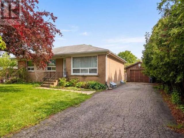 House for sale in Oakville, Ontario