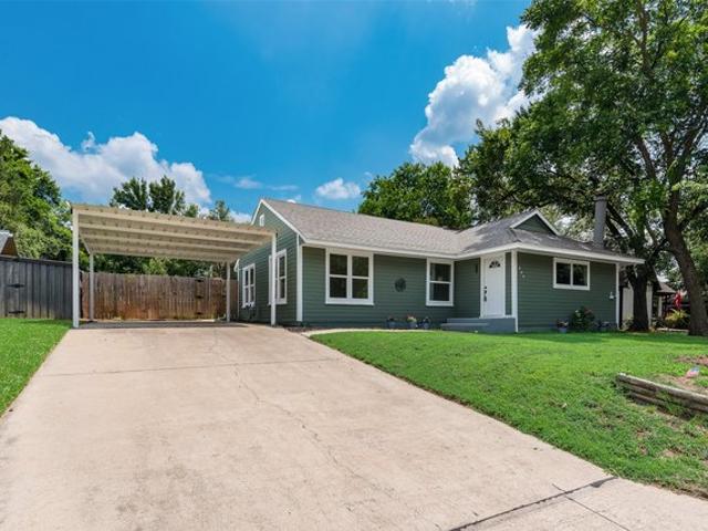 House for sale in Ellis, Texas