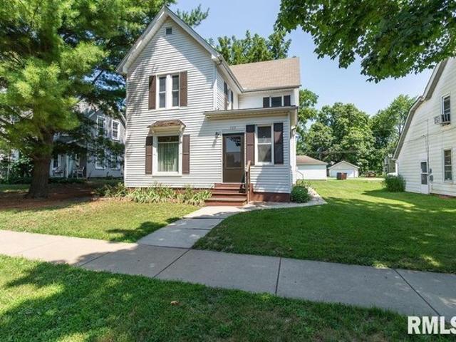 House for sale in Elmwood, Illinois