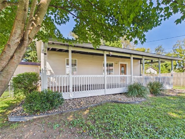 House for sale in Belpre, Washington County