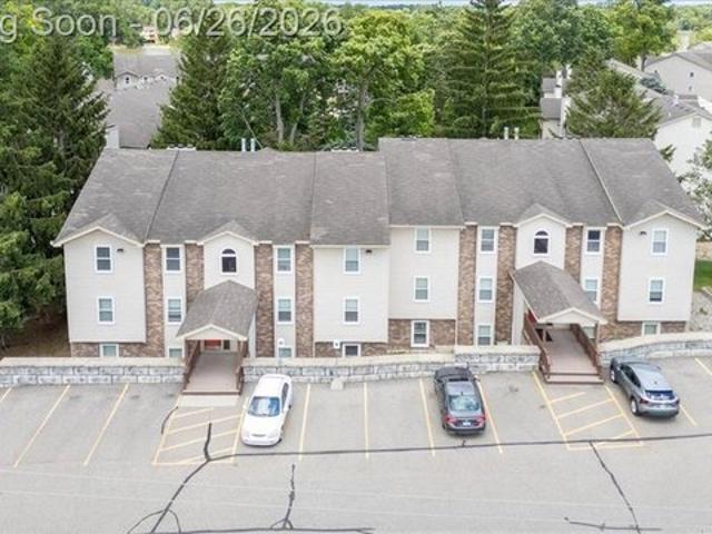 Condo for sale in Waterford, Michigan