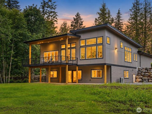 House for sale in Columbia, Sumas