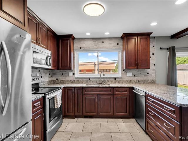 House for sale in Troy, Michigan