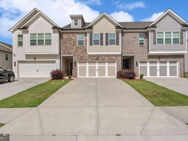 Townhouse for sale in Oakwood, Georgia