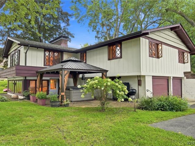 House for sale in Town of Clarence, Erie County