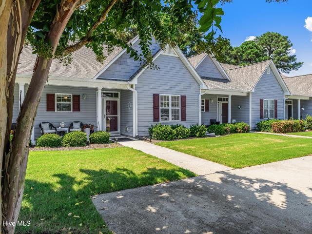 Townhouse for sale in Oak Island, North Carolina