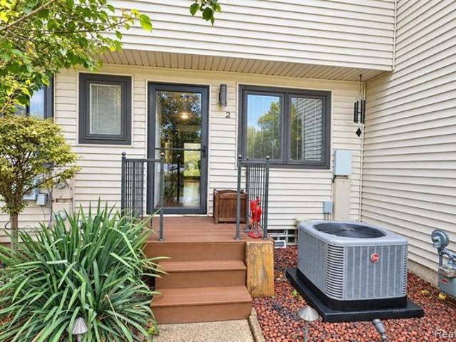 Townhouse for sale in Fair Haven, Michigan