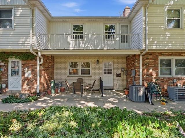 Condo for sale in Greenfield Park, Wisconsin