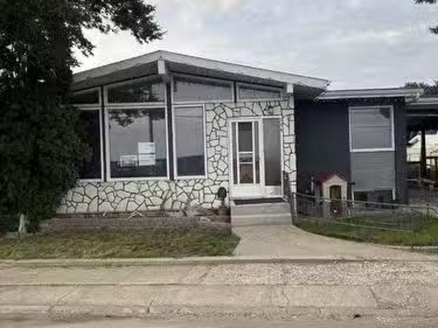 House for sale in Leader, Saskatchewan