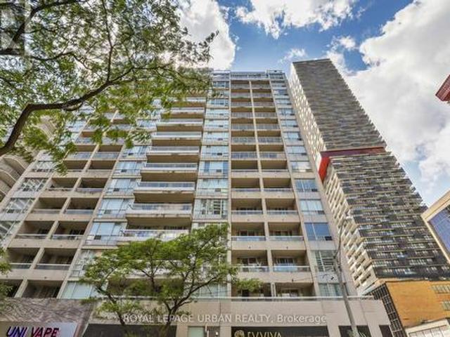 Condo for sale in Toronto—St. Paul's, Toronto