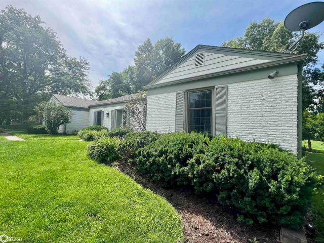 House for sale in Fairfield, Iowa