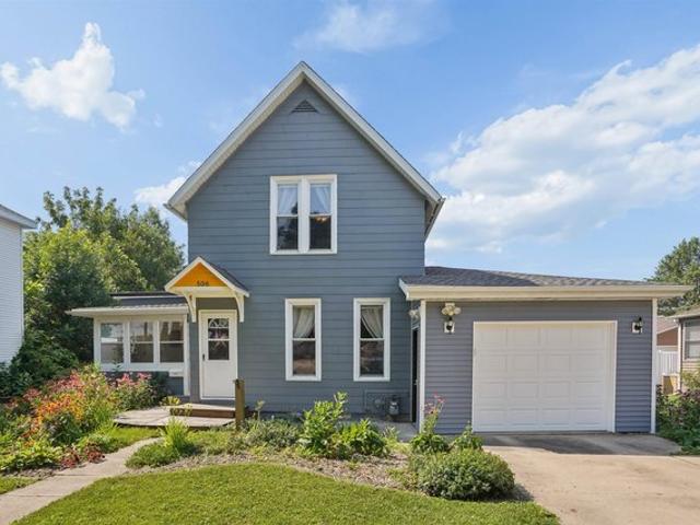 House for sale in Grundy Center, Iowa