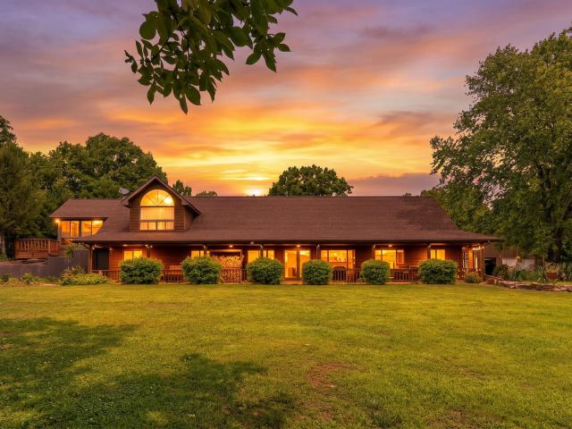 Farm for sale in Gainesville, Missouri