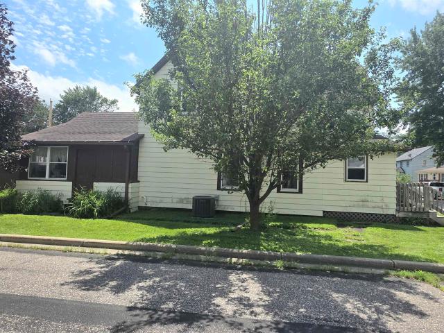 House for sale in Juneau, Wisconsin
