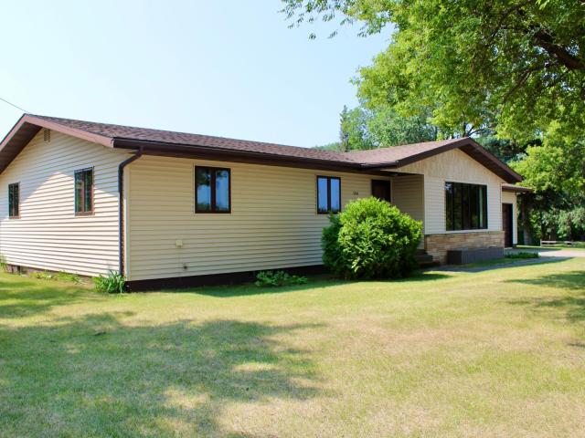 House for sale in Karlstad, Minnesota