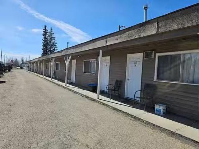 House for sale in Lousana, Alberta